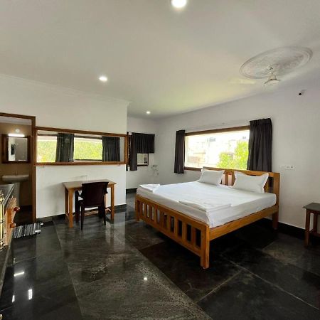 Anand Beach Guesthouse By Moonrocks Mahabalipuram Exterior photo