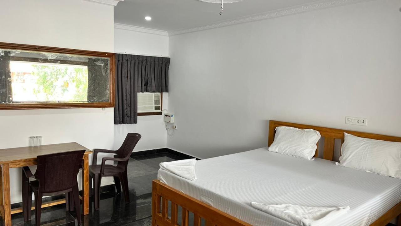 Anand Beach Guesthouse By Moonrocks Mahabalipuram Exterior photo