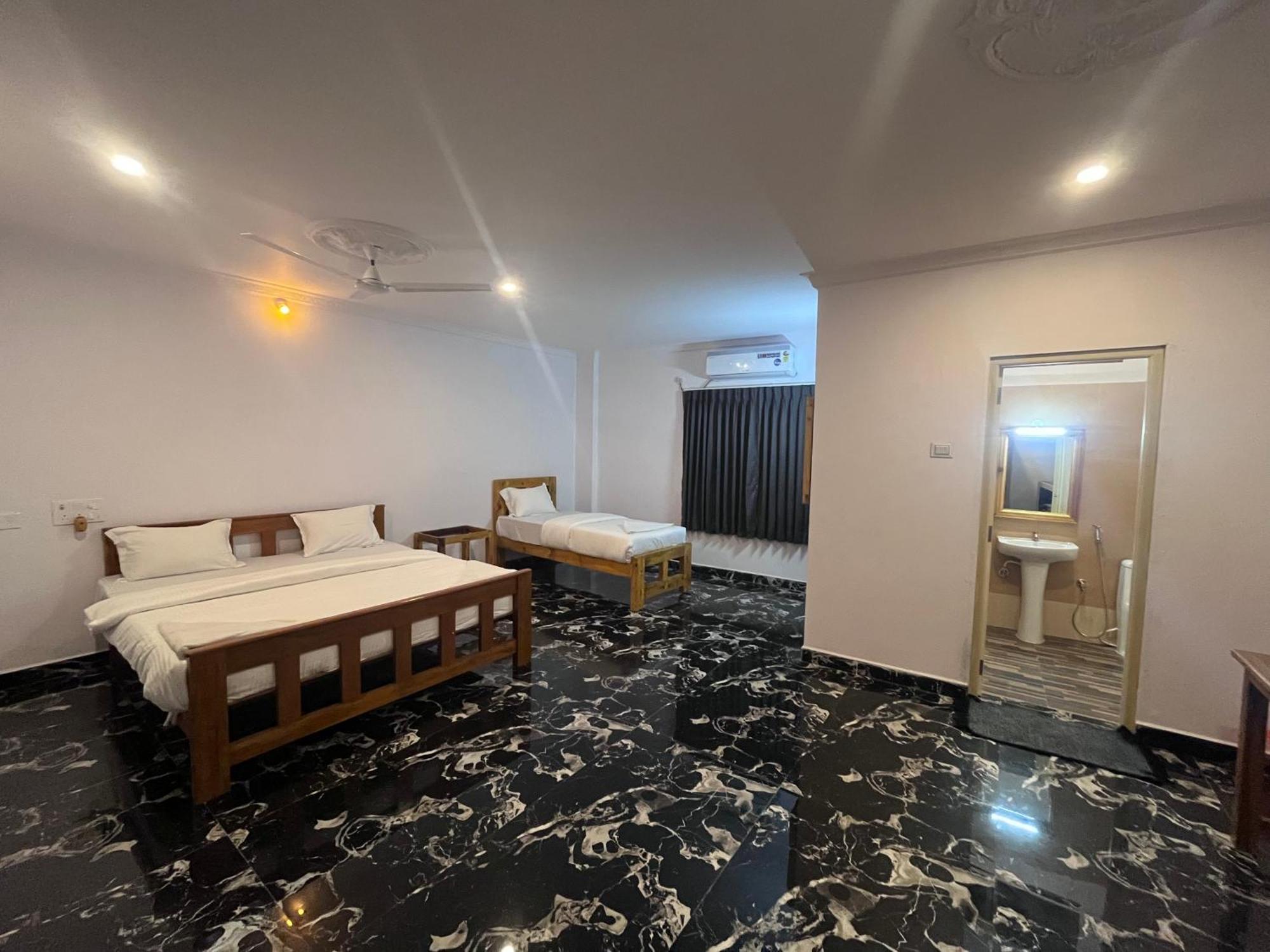 Anand Beach Guesthouse By Moonrocks Mahabalipuram Exterior photo